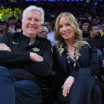 Słynna rodzina sprzedaje ostatnie udziały w Los Angeles Lakers