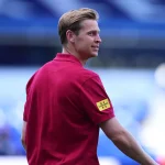 Zgrzyt na Camp Nou. De Jong wygwizdany i pominięty wśród kapitanów