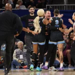 Co zrobił Enes Kanter Freedom, że wyrzucono go z hali podczas meczu WNBA?