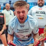 Ile ma lat i ile waży Sebastian Decowski przed walką na KSW 122?