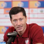 Czy jet lag zatrzyma Lewandowskiego przed meczem z Bośnią?