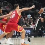 Sięgnął Wembanyamę! Blok Amena Thompsona ratuje Houston Rockets
