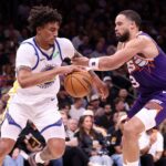 Brooks chciał zebrać piłkę, a trafił do kosza. Jego akcja oszalała w internecie