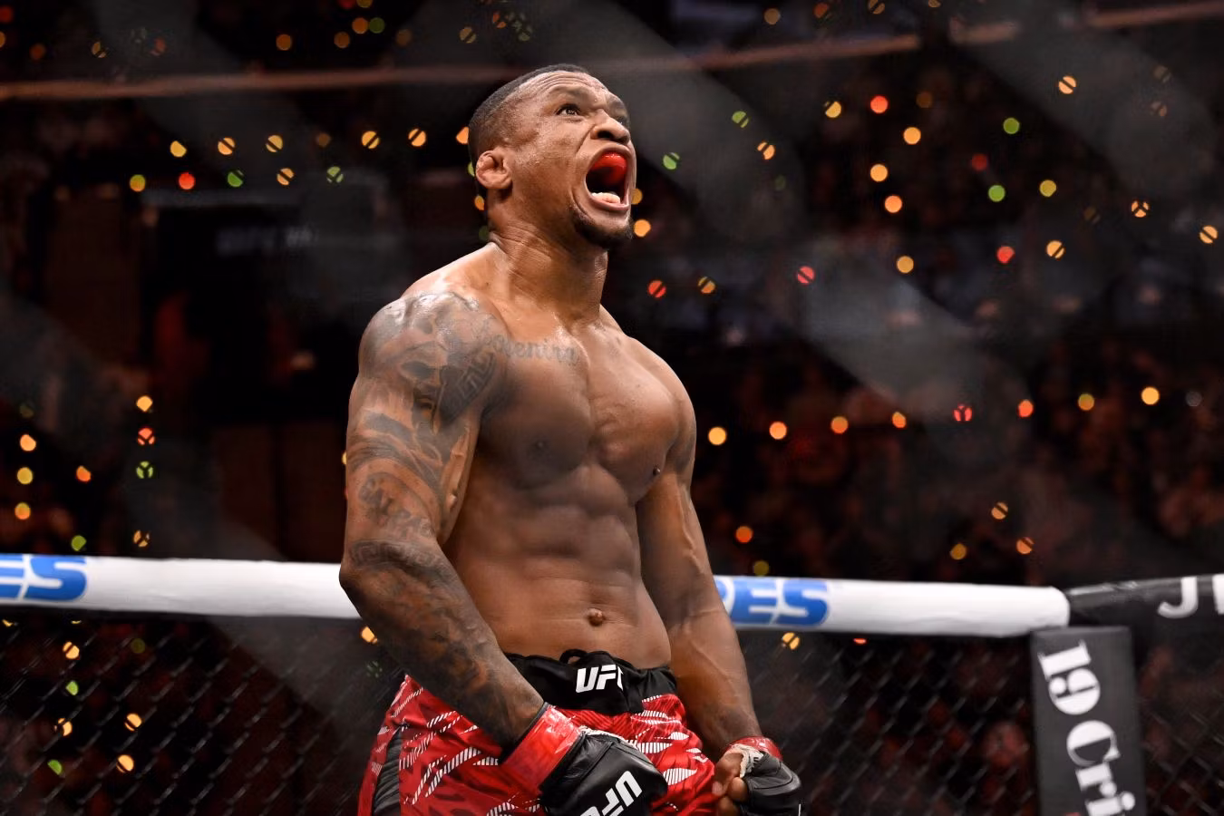 Экс-боец UFC Алмейда дебютирует в АСА: первый бой против Евгения Гончарова