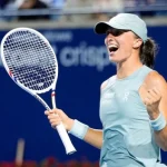 Швёнтек уверенно обыграла Рыбакину в финале турнира WTA-1000 в Торонто