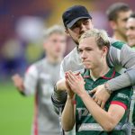 Фанаты «Галатасарая» встретили Батракова на Казанском вокзале после поездки в Ростов