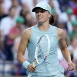 Швёнтек разобралась с Парри за полтора часа и вышла в 1/4 финала в Цинциннати