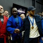 Ислам Махачев получил медаль чемпиона США по самбо перед боем на UFC 330