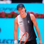 Швёнтек обыграла Шнайдер и вышла в 23-й полуфинал турниров WTA-1000 в карьере