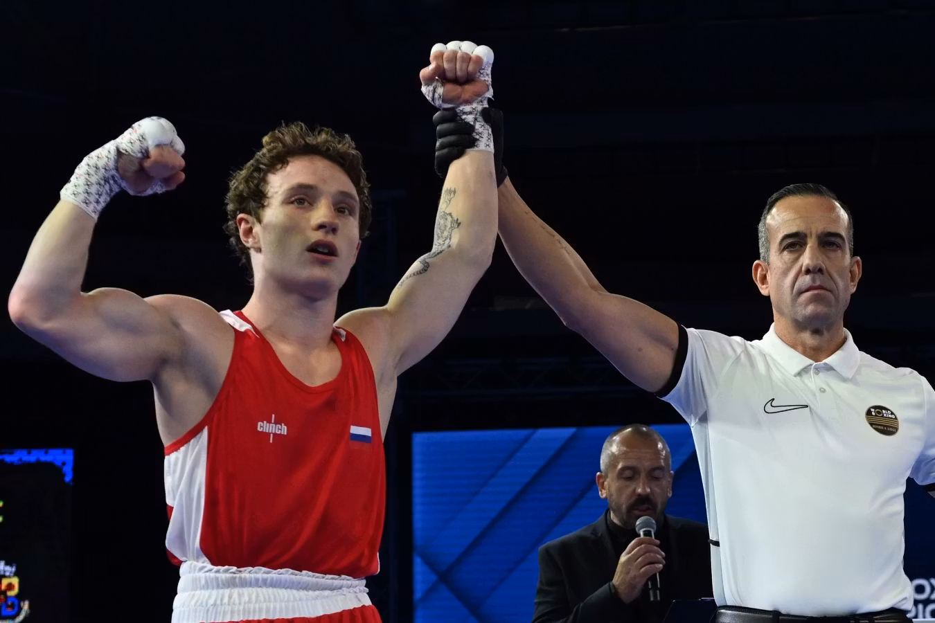 Рогозин нокаутировал соперника за один раунд и вышел в финал ЧЕ-2026