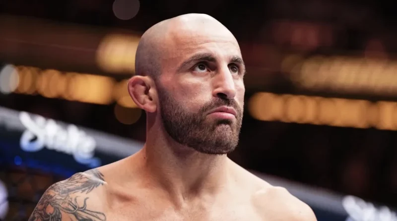 Александр Волкановски в Октагоне перед Боем UFC
