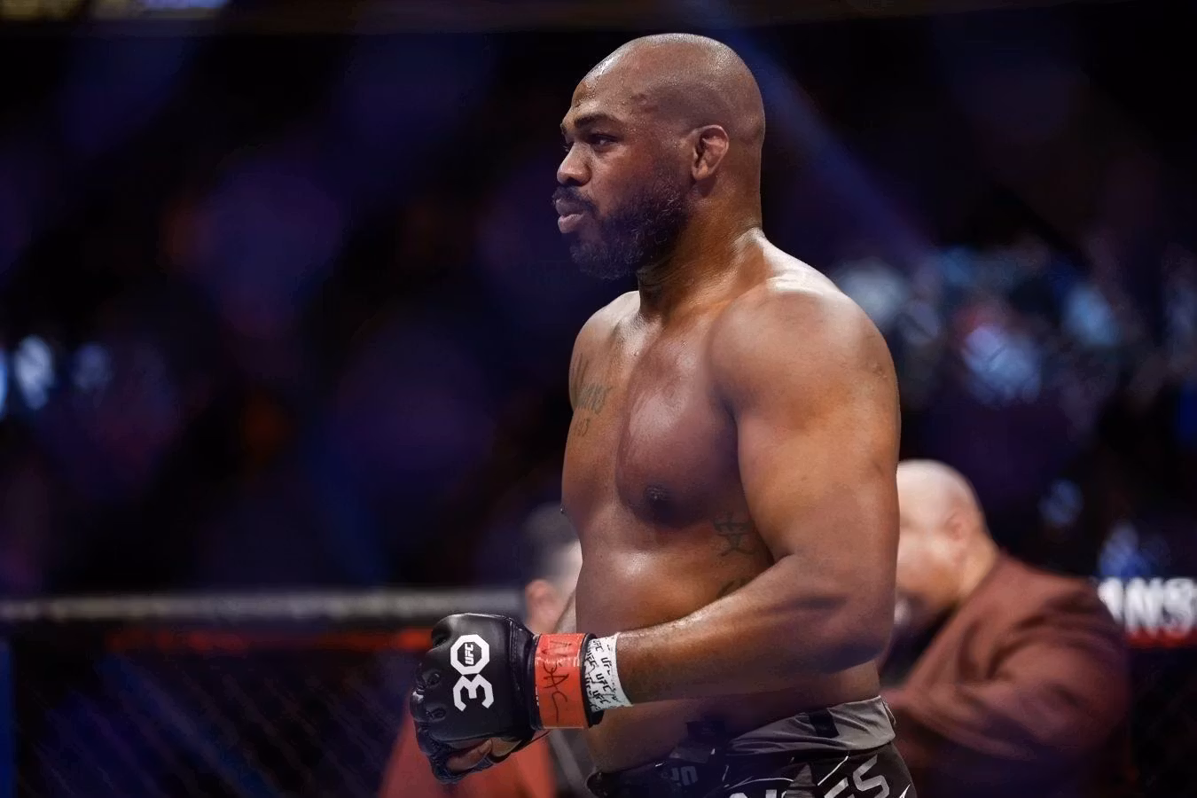 Джон Джонс отреагировал на решение Аспиналла оставить титул UFC