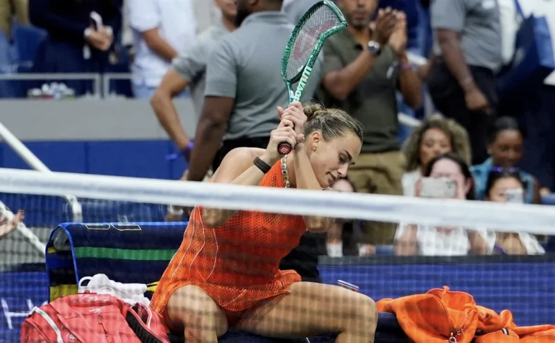 Арина Соболенко Опустила Голову у Сетки на Корте US Open