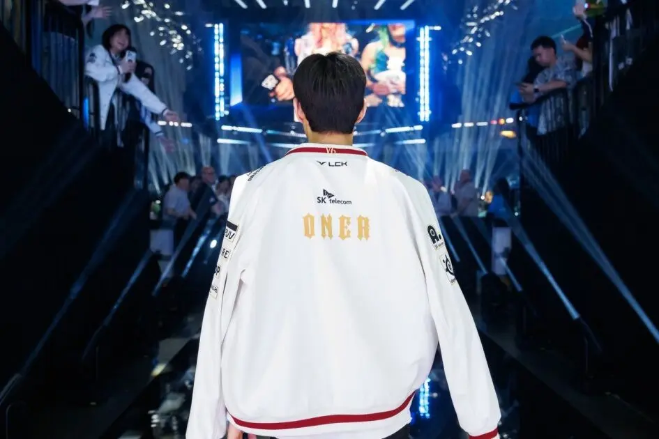 Кто сыграет в плей-офф Worlds 2026: T1 и Invictus Gaming первыми пробились в четвертьфинал